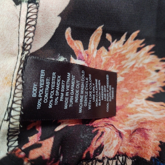 Worthington women's Black floral print velvet sheer Long sleeve elastic waist. - Picture 9 of 10